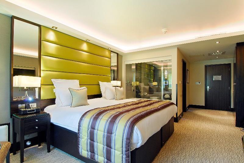 ホテル ザ モントカーム マーブル アーチ ロンドン 部屋 写真 A bedroom at the InterContinental London The O2