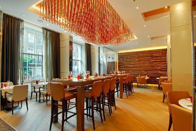 ホテル ザ モントカーム マーブル アーチ ロンドン レストラン 写真 Interior of the restaurant