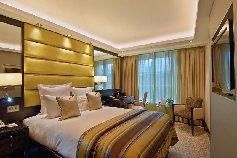 ホテル ザ モントカーム マーブル アーチ ロンドン エクステリア 写真 A bedroom at the InterContinental London The O2
