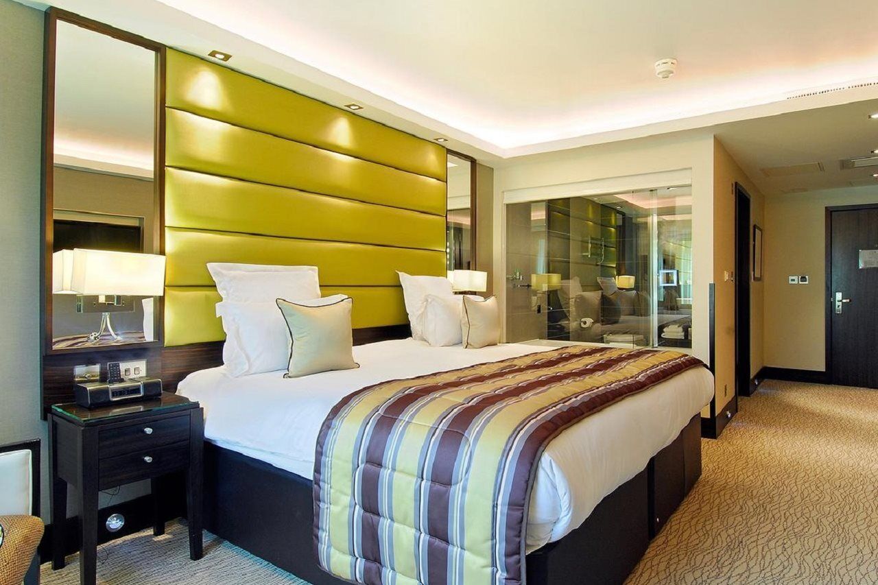 ホテル ザ モントカーム マーブル アーチ ロンドン エクステリア 写真 A bedroom at the InterContinental London The O2